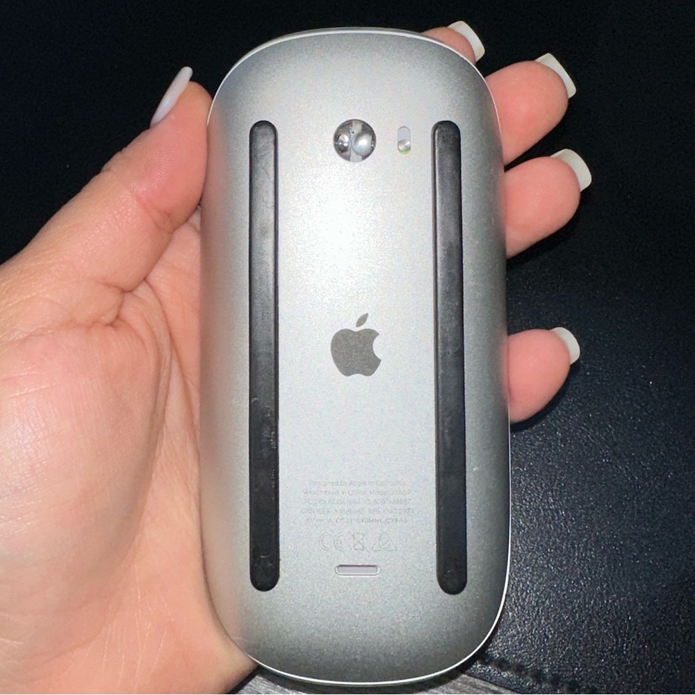 2 Magic Mouse - Picture 2 of 2
